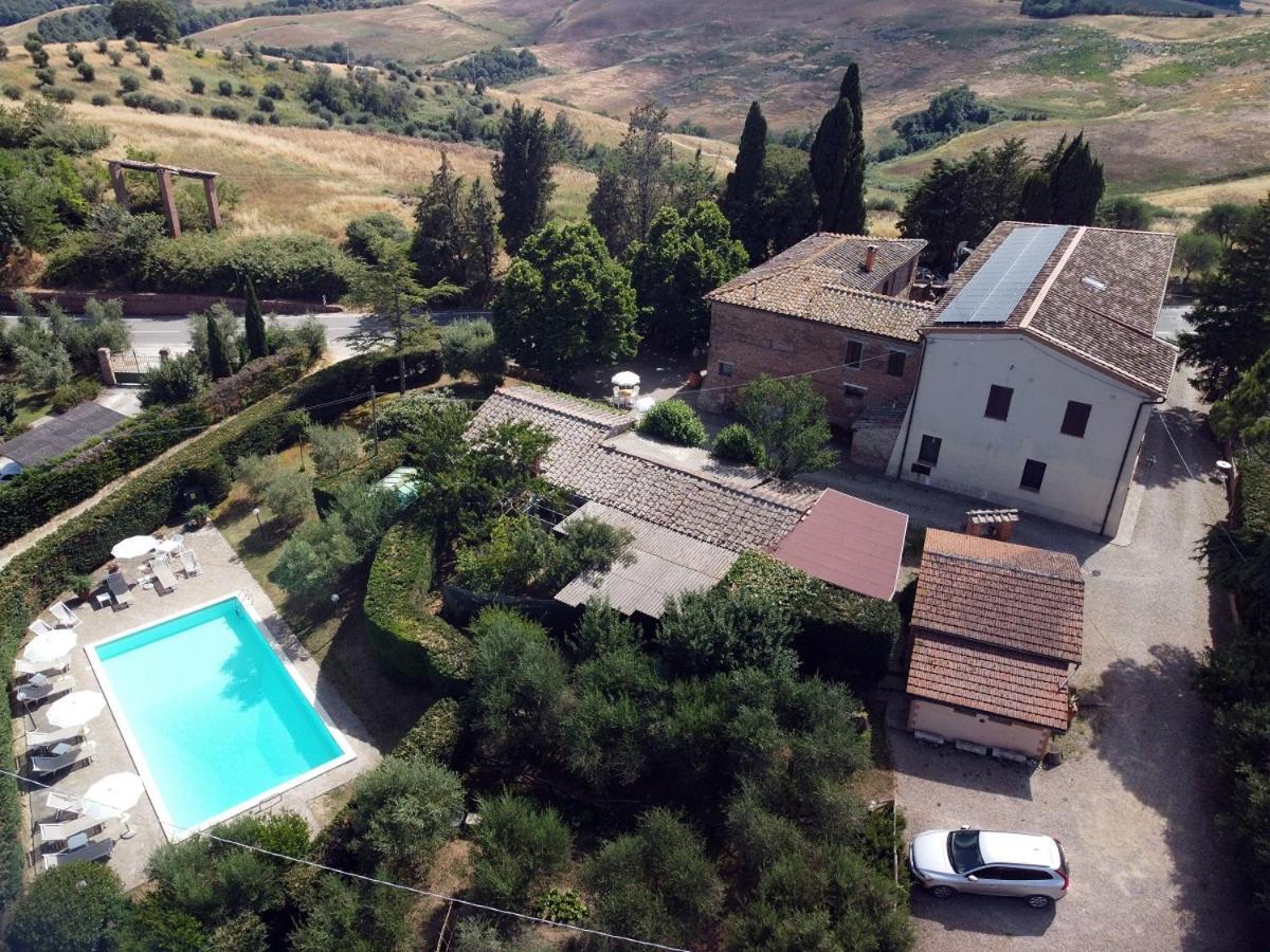 B&B Le Logge Di Sopra Asciano Bagian luar foto