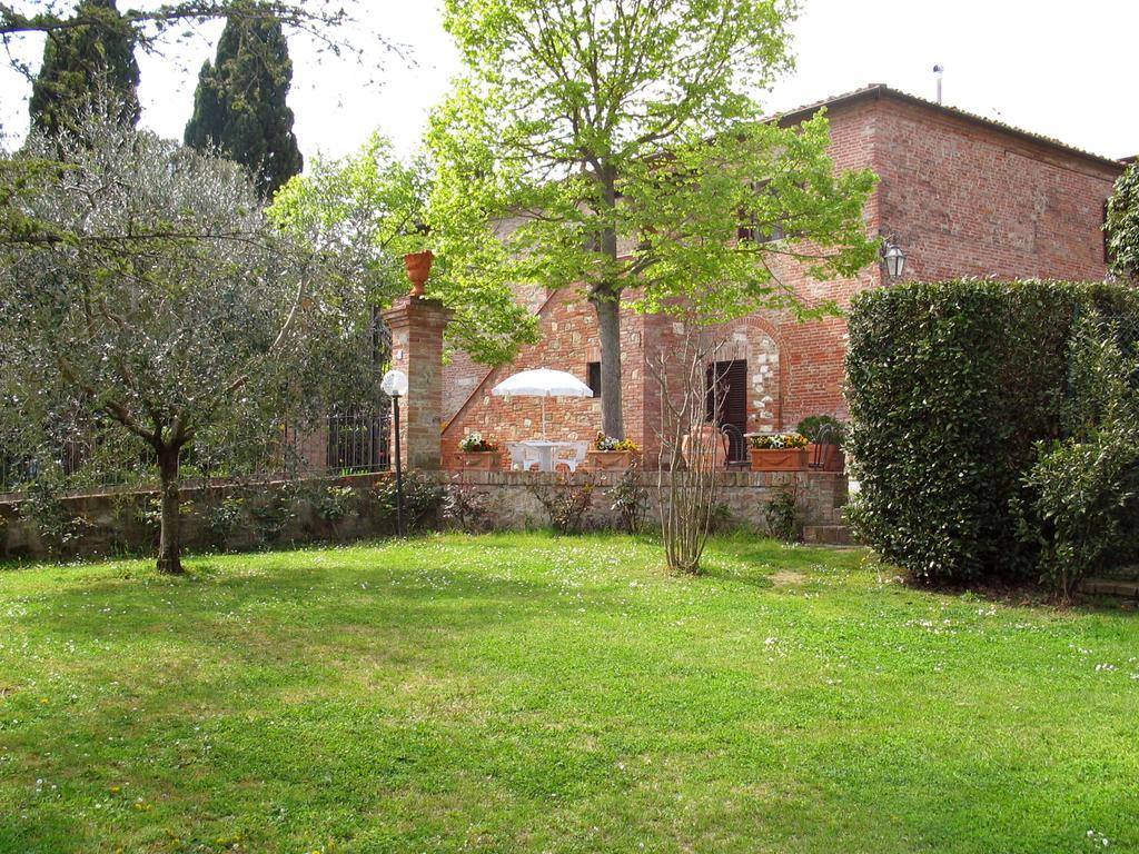 B&B Le Logge Di Sopra Asciano Bagian luar foto